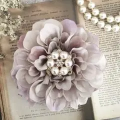 値下げ☆L06☆　コサージュ　フォーマル　卒業式　入学式　ラベンダークリーム