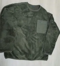 ユニクロ ボア トップス