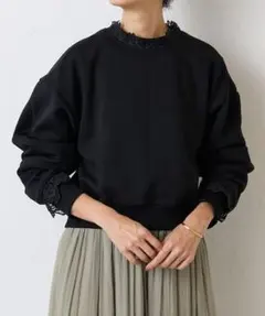 BEARDSLEY ホワイト トレーナー BEARDSLEY ホワイト オフショルダー トレーナー - メルカリ