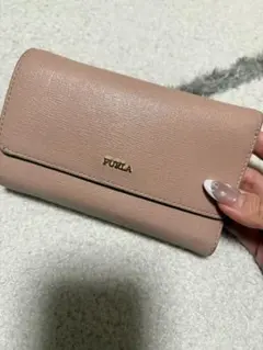【最終価格】FURLA 三つ折り財布　ピンク　薄ピンク　カード入れ多め財布