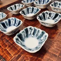 時代器　染付輪花ひねり 豆皿 小鉢 9客セット 銘あり角吉　※一部ダメージあり