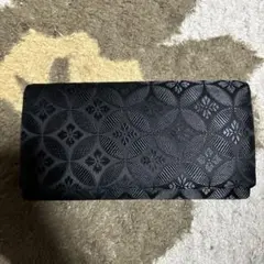 黒の模様入り和装用バッグ