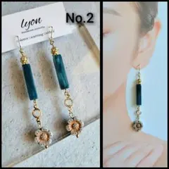 No.2　ハンドメイドピアス　イヤリング　チェコフラワーピアス