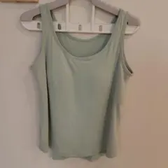 未使用に近い　締め付けないカップ付きタンクトップノンワイヤー　M