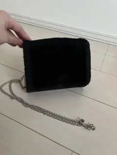 【美品】ブラック フェイクファー チェーンショルダーバッグのサムネイル