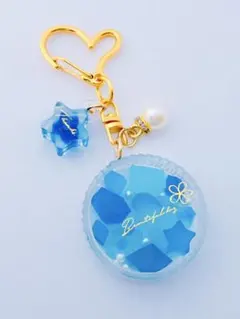 レジン　シャカシャカキーホルダー　チャーム　琥珀糖　ブルー　ハンドメイド