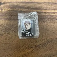 SUPER JUNIOR ウニョク トレカ ホルダー キーリング SUPERJUNIOR ウニョク アクキー チャーム - メルカリ