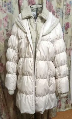 ベージュ　ダウンコート　重ね着風　首元あったか　防寒対策中古品にご理解ある方に