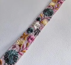 ①インド刺繍リボン 幅約3cm　2m