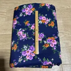 31 昭和レトロ　ネイビー花柄生地110×430 未使用品