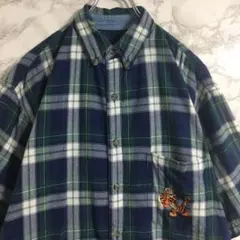 【チェックシャツ】ディズニー　プーさん　ワンポイント刺繍　半袖シャツ　紺色　Ｍ