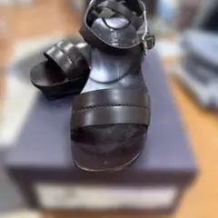 PRADA プラダ　ダークブラウン サンダル　美品