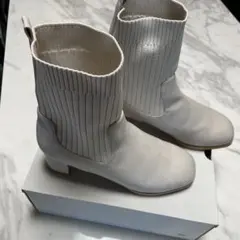 「美品」ライトベージュレザー ニット ショートブーツ