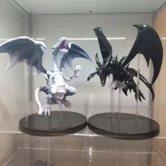 ブルーアイズ・ホワイトドラゴン ＆レッドアイズ・ブラックドラゴン フィギュア