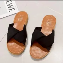 黒サンダル　ぺたんこ　夏サンダル　レディース　スエード