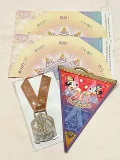 ★ディズニー40周年 非売品 メダル カード タペストリー