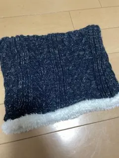 □ ラメ入り　ケーブル編み ネックウォーマー