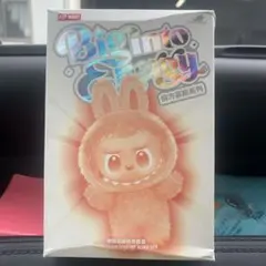 POP MART Big Into Energy バニー型キャラクター