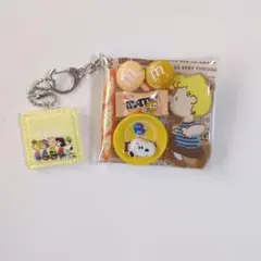 ガチャ詰めポーチ スヌーピー M&M's コラボ キーホルダーのサムネイル