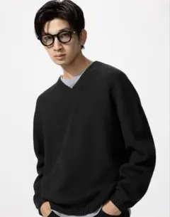 ユニクロ　3DスフレヤーンVネックセーター