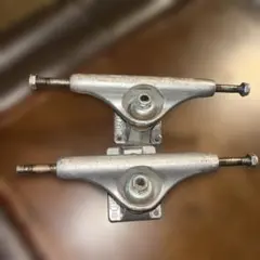 Independent TRUCK CO スケートボード トラック 2個セットのサムネイル