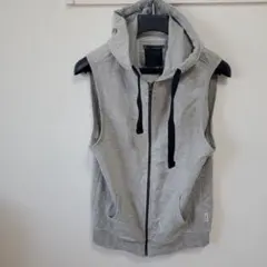 Bershka　ノースリーブパーカー　フード　ライトグレー