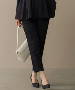 【新品未使用】Sono パールパンツ スリムテーパードパンツ 黒 Sono パールパンツ スリムテーパードパンツ 黒 - メルカリ