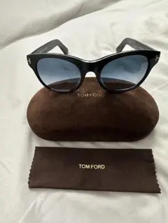 極美品TOM FORD サングラスのサムネイル