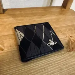 ヴィヴィアン・ウエストウッド 二つ折り財布
