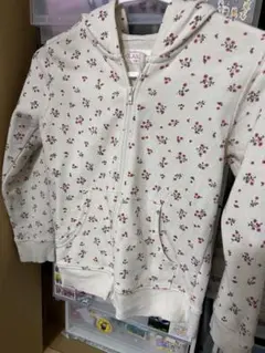 花柄フルジップパーカー クリーム色　130