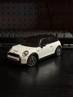 1/24 BMW MINI Cooper S モデルカー ホワイトのサムネイル