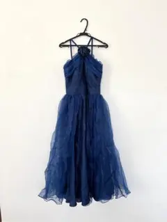 ダークブルーホルターネックロングドレス
