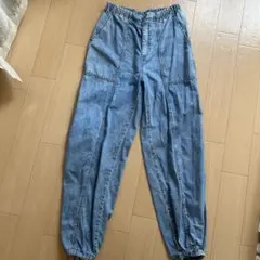 ライトブルーデニムパンツ