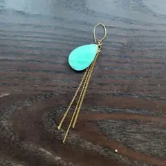 【片耳のみ】ターコイズドロップ型ピアス ゴールドチェーン付き