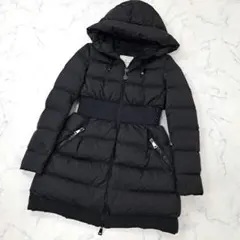 美品☆MONCLER モンクレール PUIVERT ダウンコート ロゴチャームのサムネイル