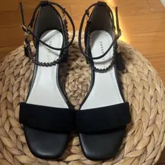 新品JELLY BEANSタッセル付きサンダル黒