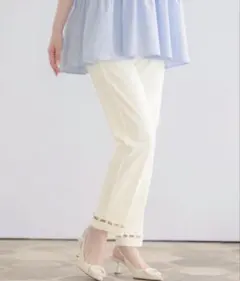 【新品タグ付き】はしご裾パールテーパードパンツ　アイボリー