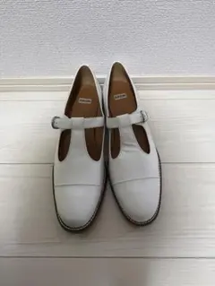 APOM 本革Tストラップメリージェーンシューズ24センチ箱付き APOM》本革Tストラップメリージェーンシューズ（ローファー