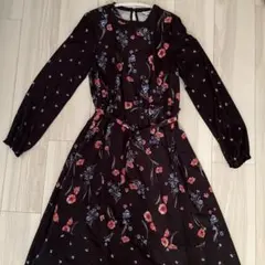 花柄長袖ワンピース 黒