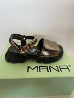 MANA ビジュー サンダルのサムネイル