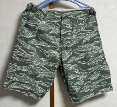 UNDEFEATED タイガーカモ ショートパンツのサムネイル