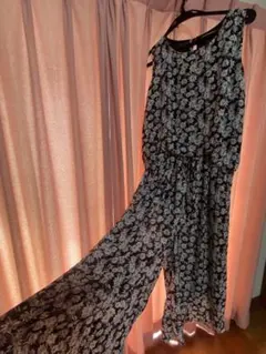 花柄ノースリーブサロペット