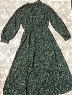 緑色花柄マキシドレス