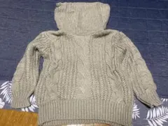 タートルニットセーター　ケーブル編み　グレー
