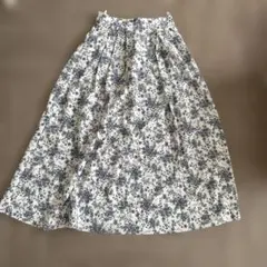 花柄フレアロングスカート