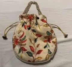 刺繍葉模様　パーティーバッグ　ポーチ