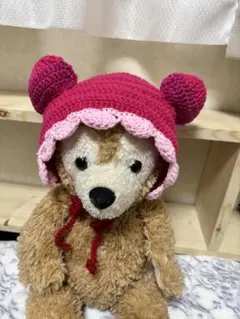 クマ耳付きピンク編み帽子