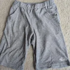 THE NORTH FACE グレー スウェットハーフパンツ