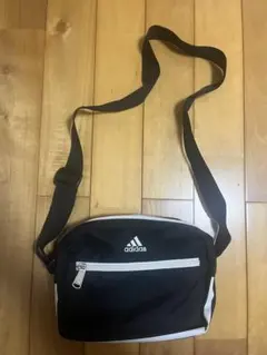adidas ショルダーバッグ 黒