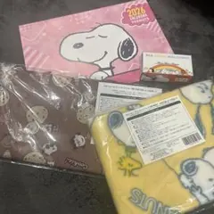 2026年 PEANUTS スヌーピー 壁掛けカレンダー　ブランケットエコバッグ
